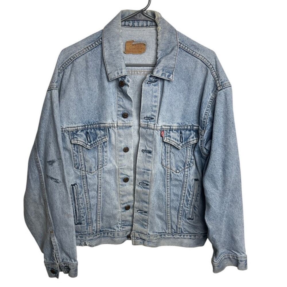 Vintage 90s Levi’s 70507 Distressed Denim Trucker Jacket - Light Wash -Size L/XL